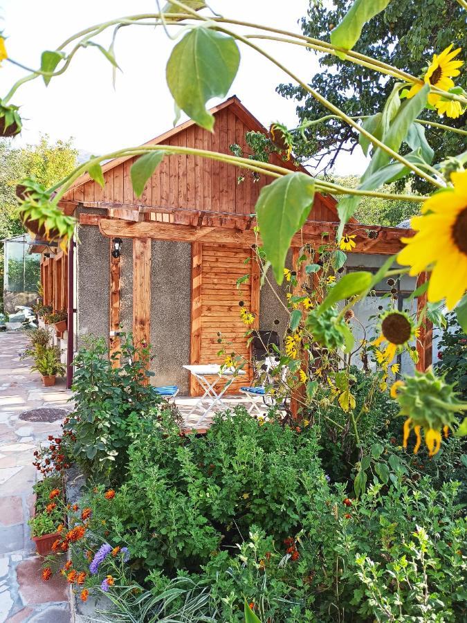Jermatun Guest House Дилиян Екстериор снимка