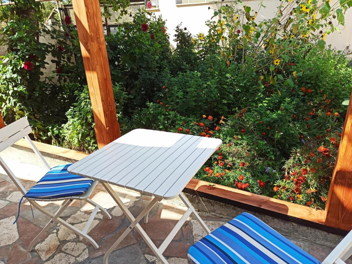 Jermatun Guest House Дилиян Екстериор снимка